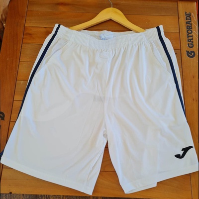 Short Joma - Negro con Linea Blanca en Patagonia Padel Temuco