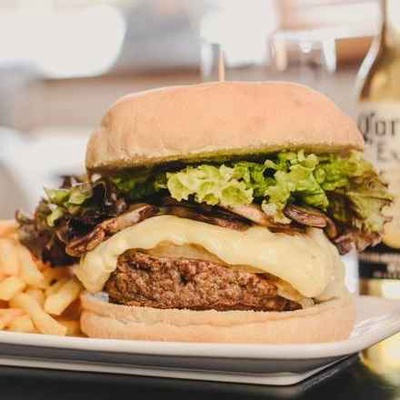 HAMBURGUESA VEGETARIANA DE SOYA ITALIANA en Café Barcarola Coquimbo